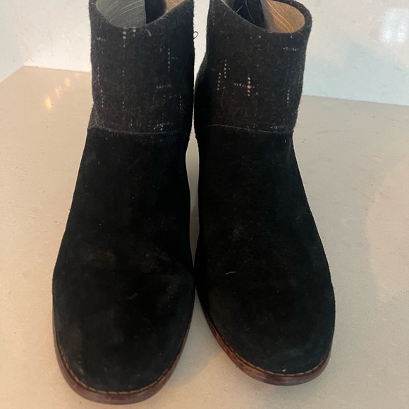 Tom’s Booties - Picture 6 of 6